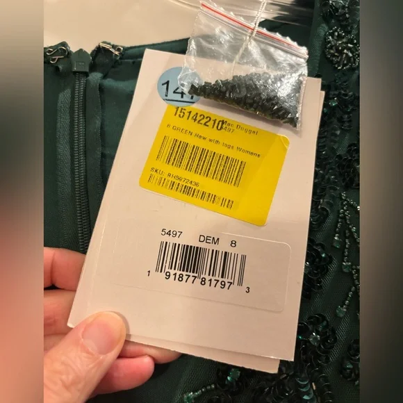 Mac Duggal Green Embellished V Neck 3/4 Sleeve A Line Gown - Picture 6 of 8